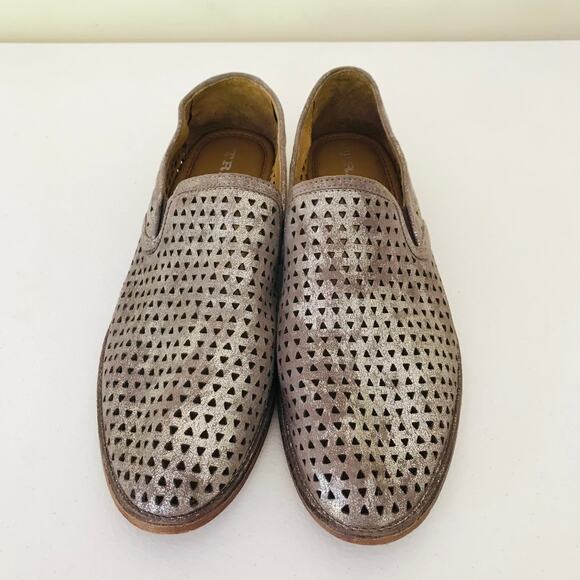 Trask Ali Perforated Metallic Loafer Flats Gray Silver Women's Size 7.5 - Picture 3 of 8